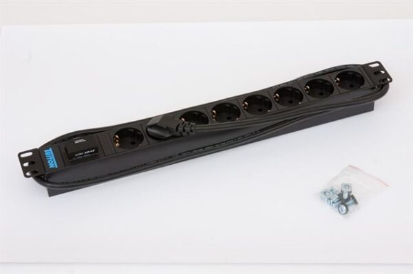 Triton 19" razvodni panel s prenaponskom zaštitom Triton 19" razvodni panel s prenaponskom zaštitom